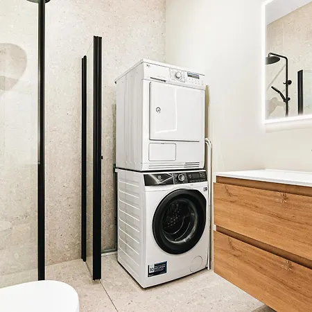 Dinbnb Gagaten דירה